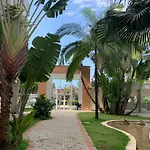 Apê com piscina, wi-fi, vista para o mar, elevador, churrasqueira